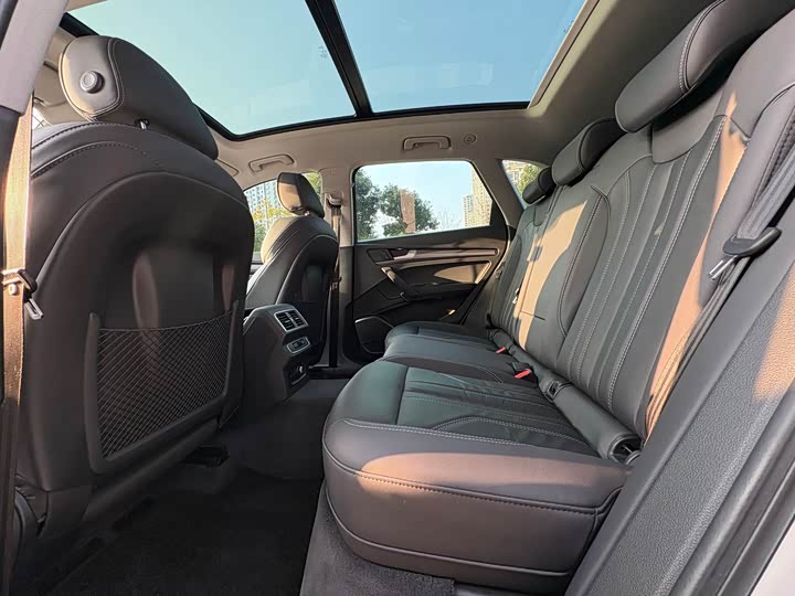 Фото 5 - Audi Q5L