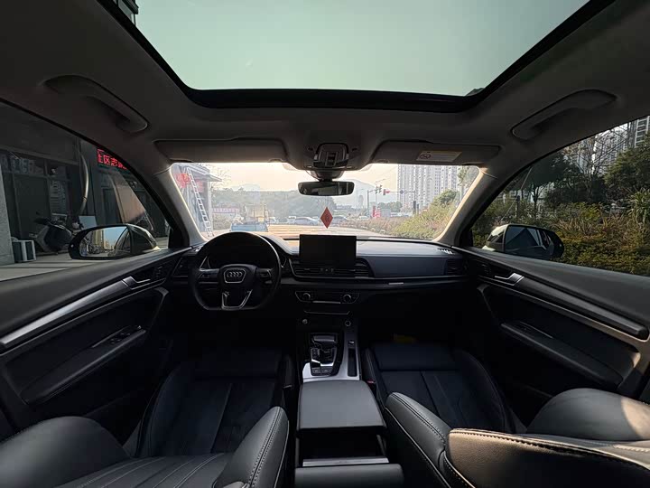 Фото 6 - Audi Q5L