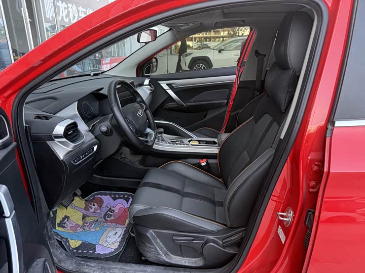 Фото 9 - Geely Coolray