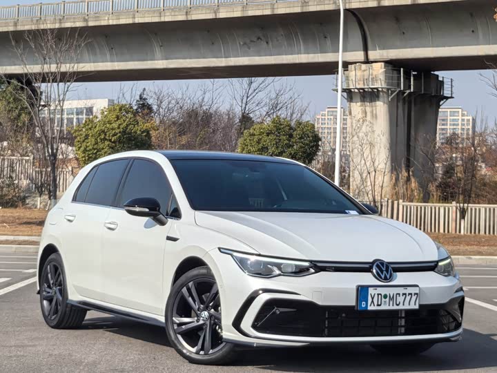 Фото 3 - Volkswagen Golf