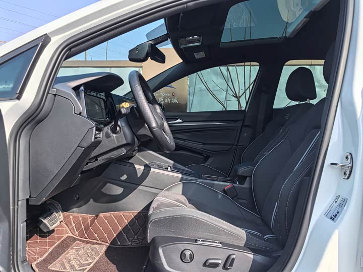 Фото 5 - Volkswagen Golf