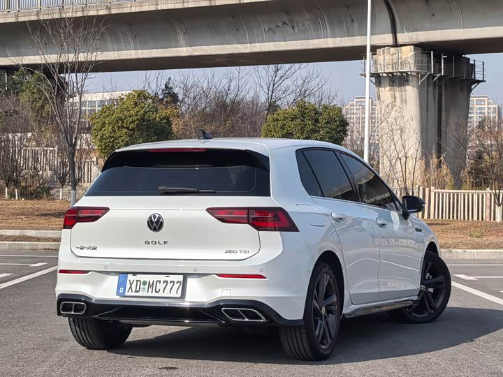 Фото 6 - Volkswagen Golf