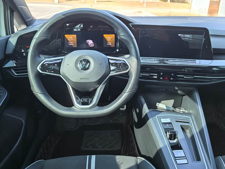 Фото 9 - Volkswagen Golf