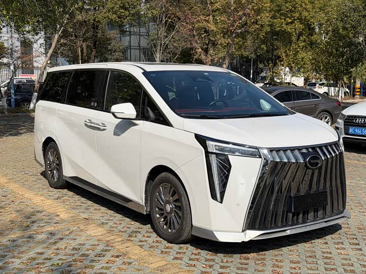 Фото 3 - GAC Trumpchi M8