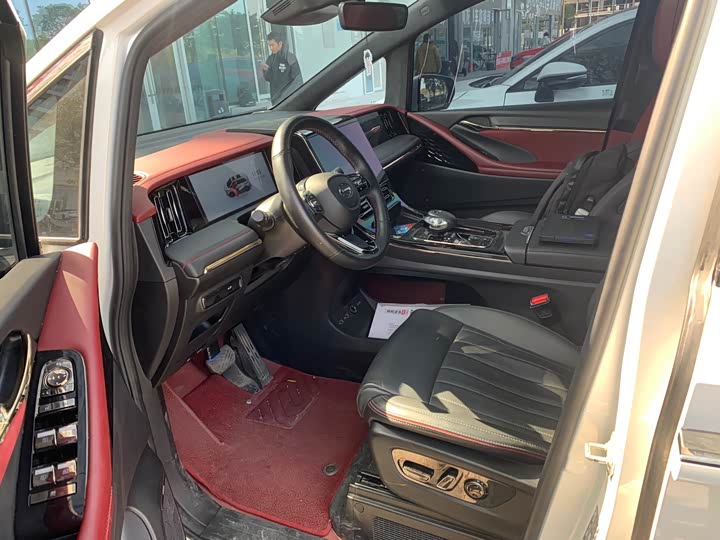 Фото 4 - GAC Trumpchi M8