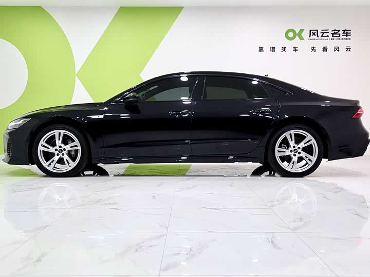 Фото 4 - Audi A7L