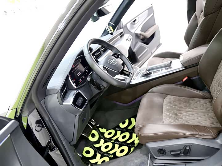 Фото 6 - Audi A7L