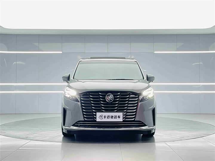 Фото 2 - Buick GL8 ES