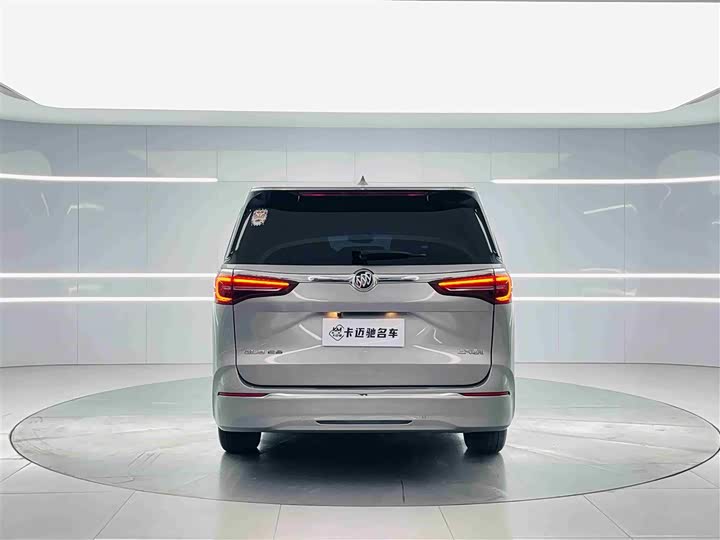 Фото 6 - Buick GL8 ES