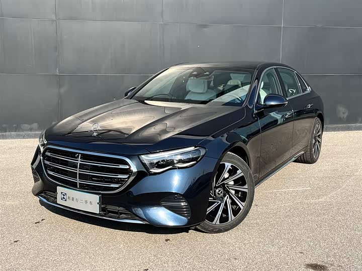 Фото 2 - Mercedes-Benz E-Class