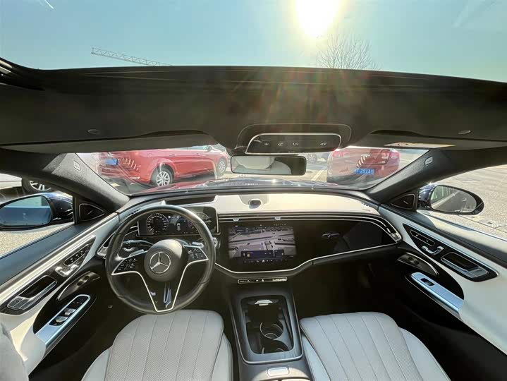 Фото 5 - Mercedes-Benz E-Class