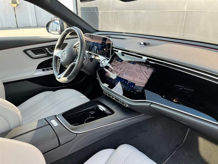 Фото 8 - Mercedes-Benz E-Class