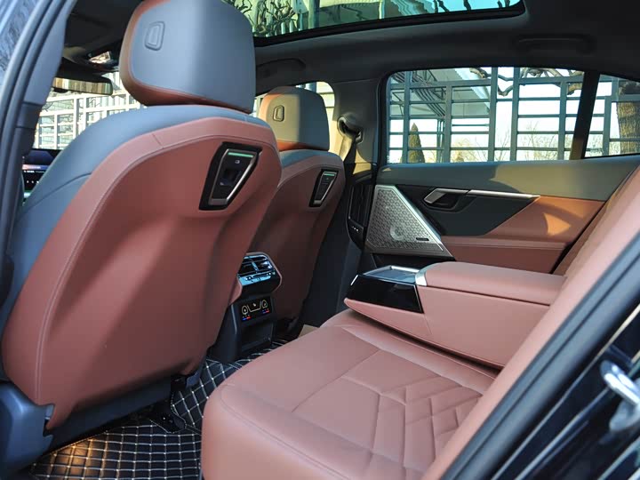 Фото 8 - BMW 5 Series