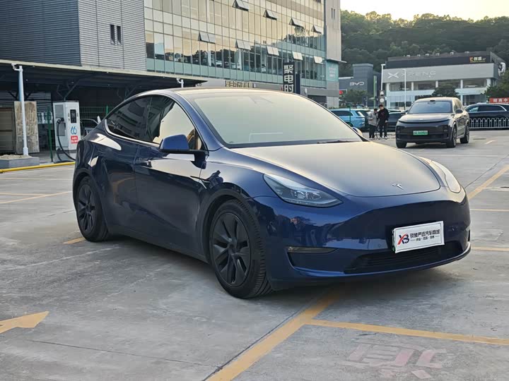 Фото 3 - Tesla Model Y