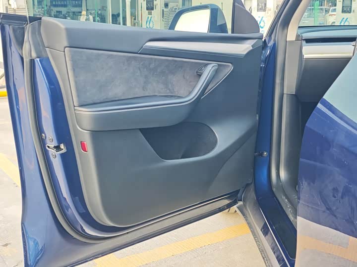 Фото 6 - Tesla Model Y