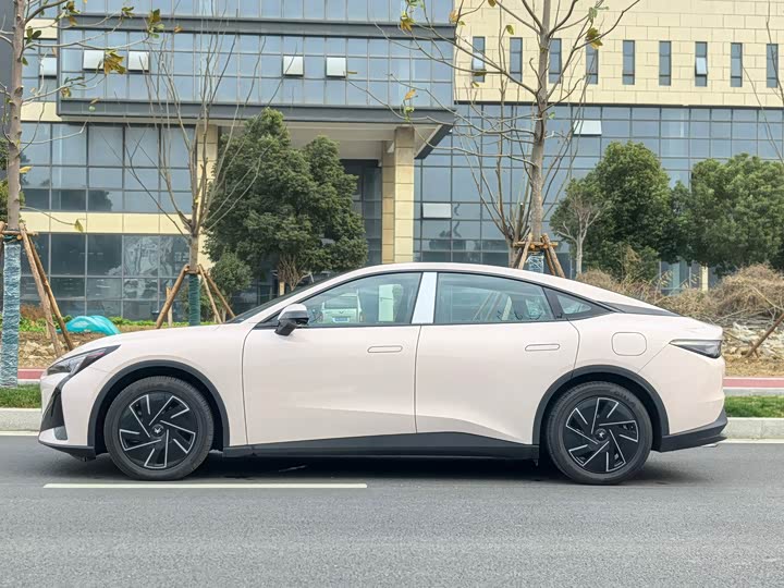 Фото 3 - BAIC Arcfox Alpha S5