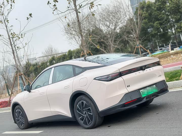 Фото 4 - BAIC Arcfox Alpha S5