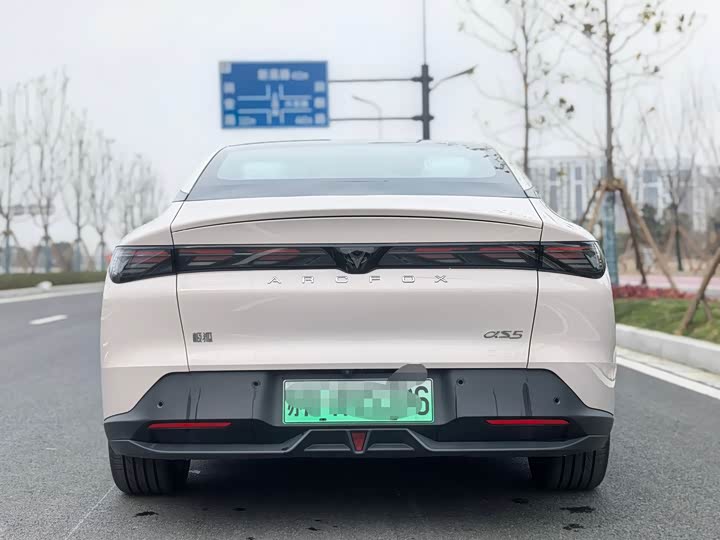 Фото 5 - BAIC Arcfox Alpha S5