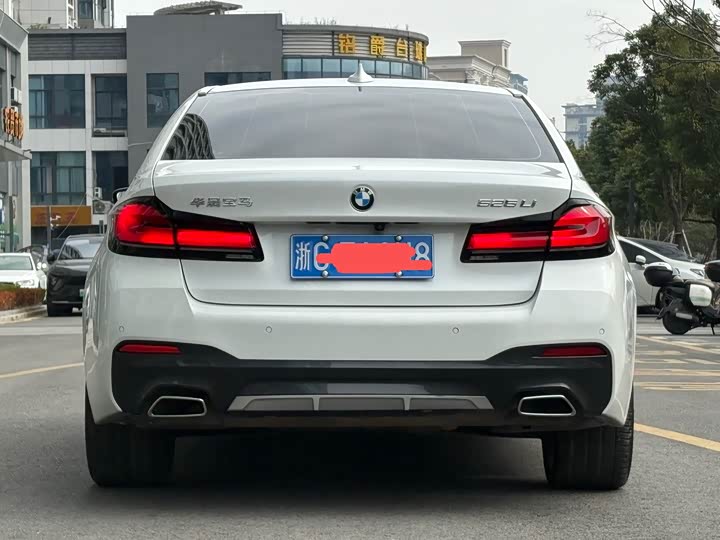 Фото 8 - BMW 5 Series