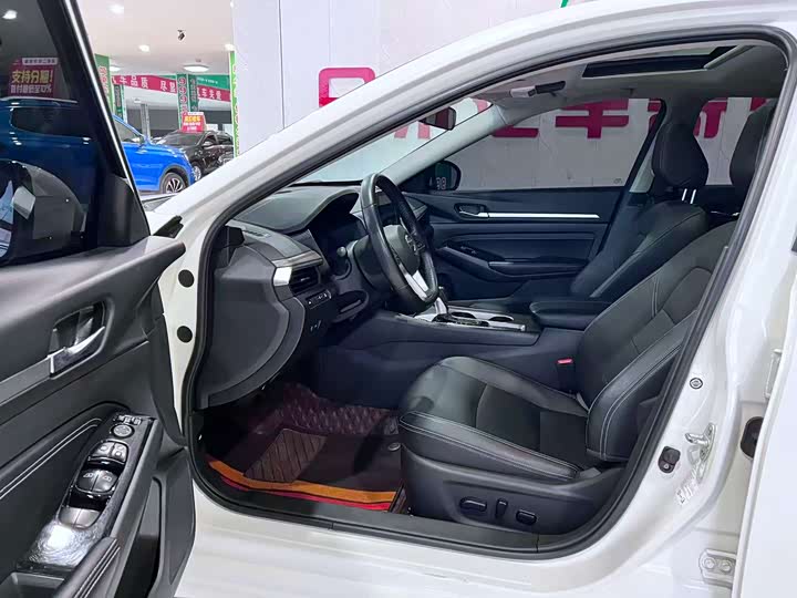 Фото 7 - Nissan Teana