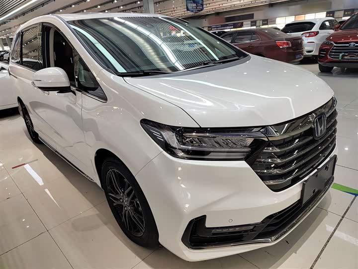 Фото 4 - Honda Odyssey