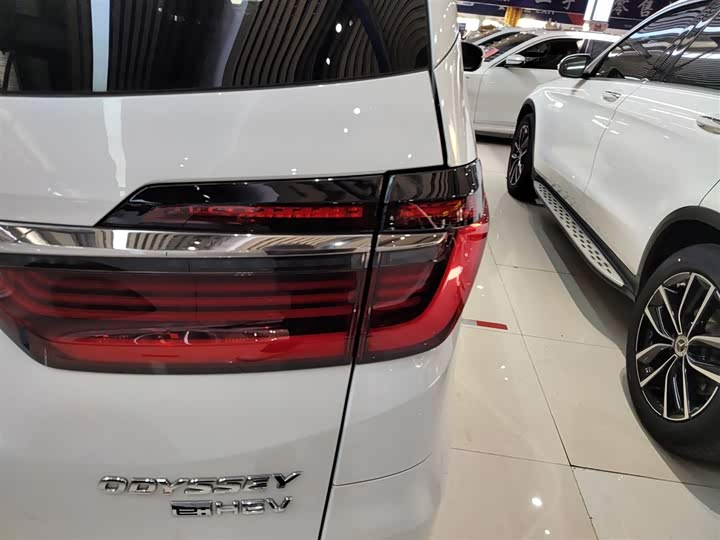 Фото 8 - Honda Odyssey