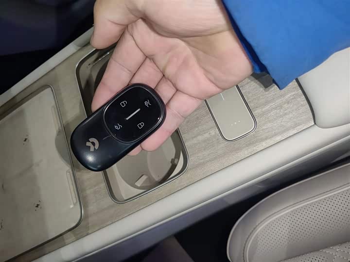 Фото 9 - Nio ES8