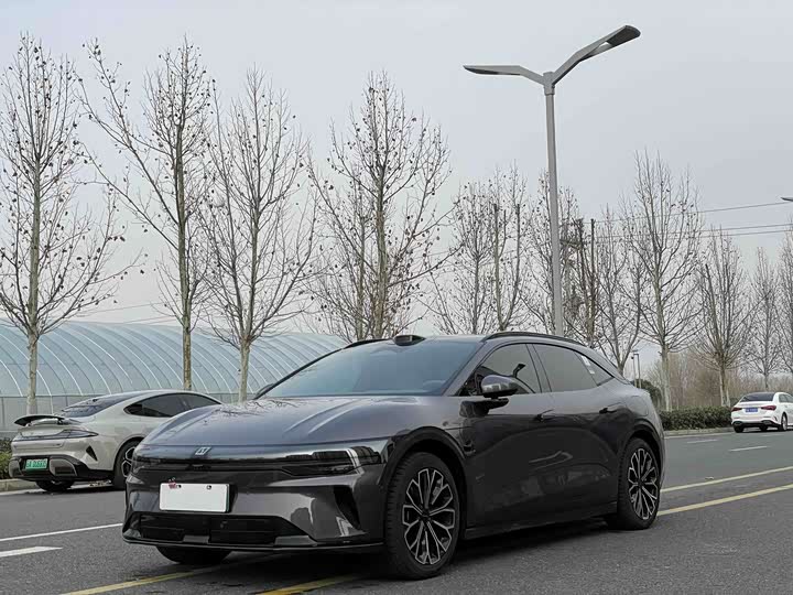 Фото 1 - Zeekr 007 GT