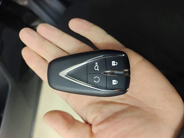 Фото 9 - Changan UNI-Z Hybrid