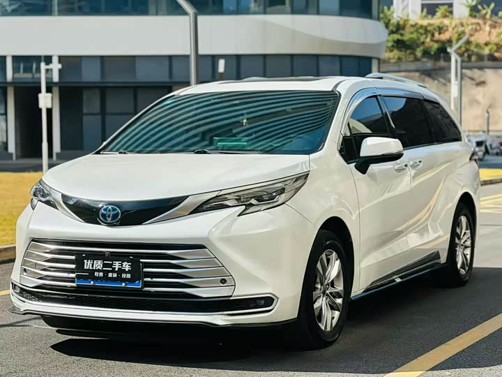 Фото 3 - Toyota Sienna