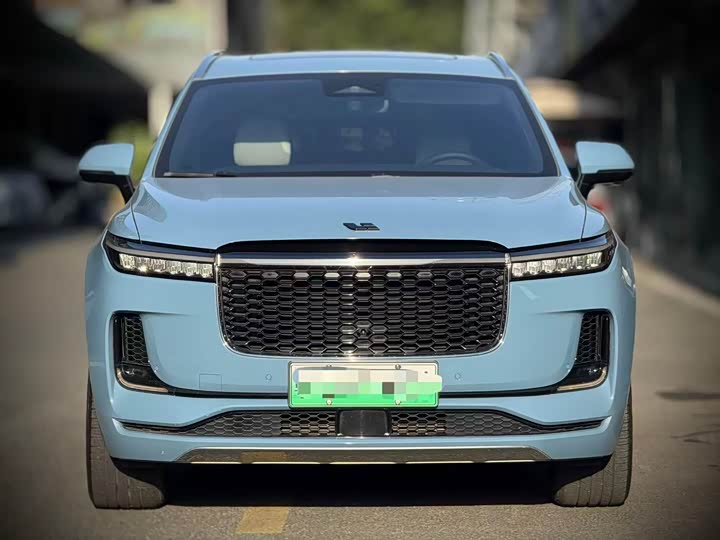 Фото 2 - LiXiang One