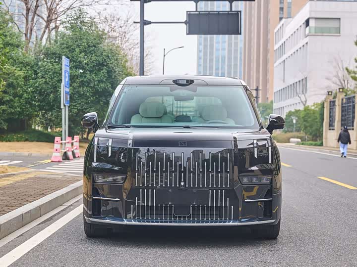 Фото 2 - Zeekr 009