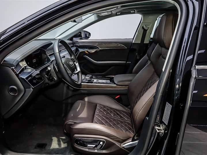 Фото 9 - Audi A8