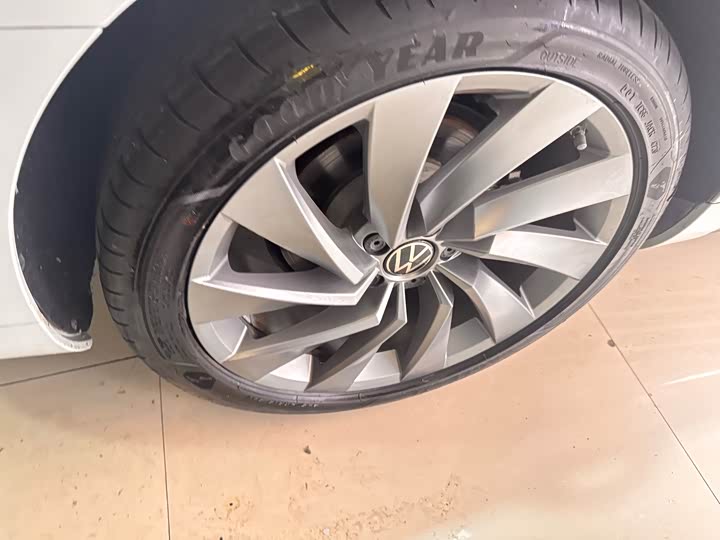 Фото 8 - Volkswagen CC