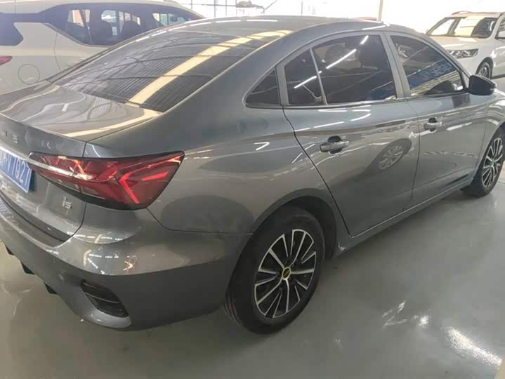 Фото 3 - Roewe i5