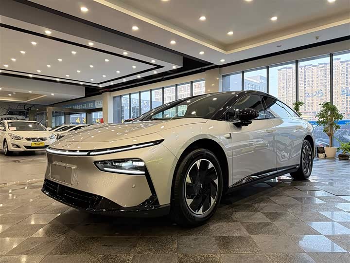 Фото 1 - XPeng F57