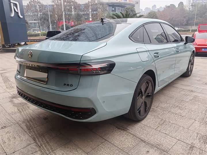 Фото 5 - Volkswagen Passat