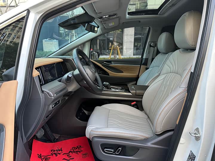 Фото 4 - GAC Trumpchi M8