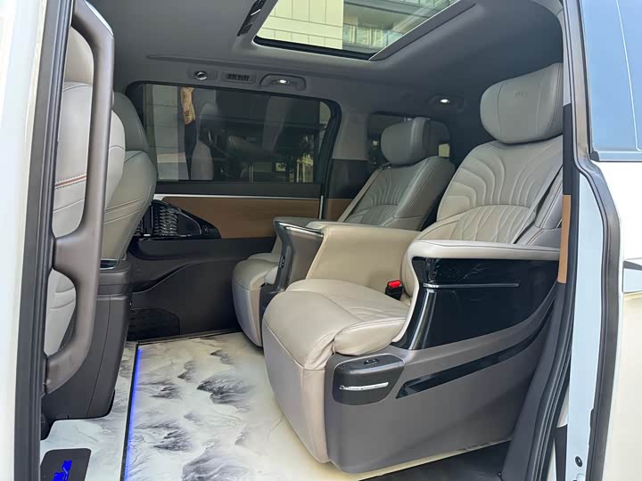 Фото 5 - GAC Trumpchi M8