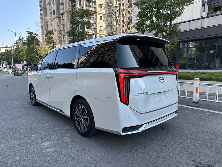 Фото 7 - GAC Trumpchi M8