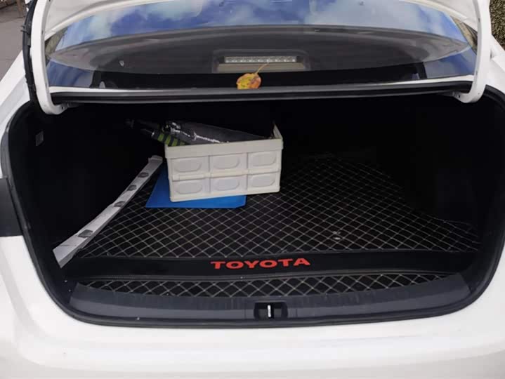 Фото 4 - Toyota Corolla