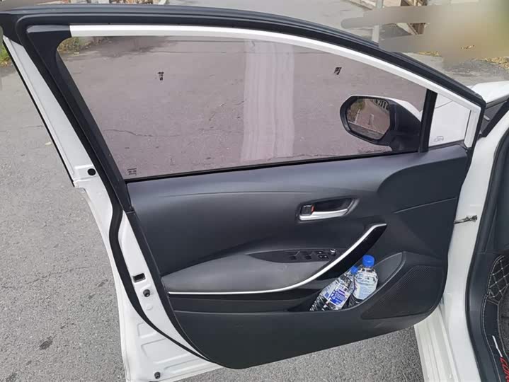 Фото 7 - Toyota Corolla