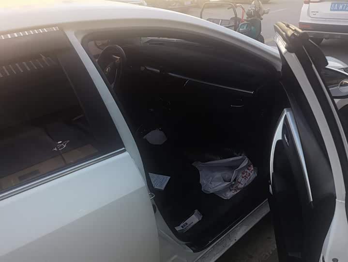 Фото 8 - Toyota Corolla