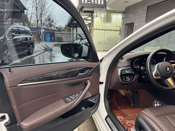 Фото 7 - BMW 5 Series