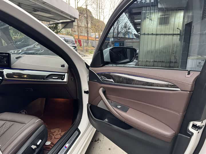 Фото 8 - BMW 5 Series