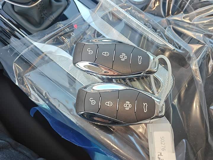 Фото 9 - Hongqi H5