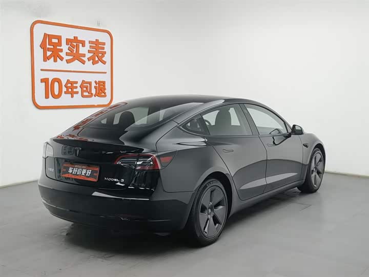 Фото 2 - Tesla Model 3