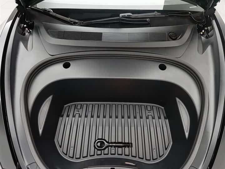 Фото 6 - Tesla Model 3