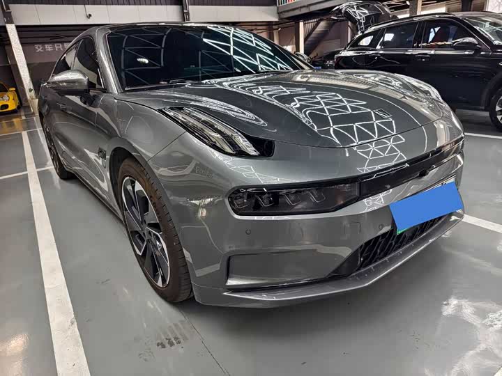 Фото 3 - Zeekr 001