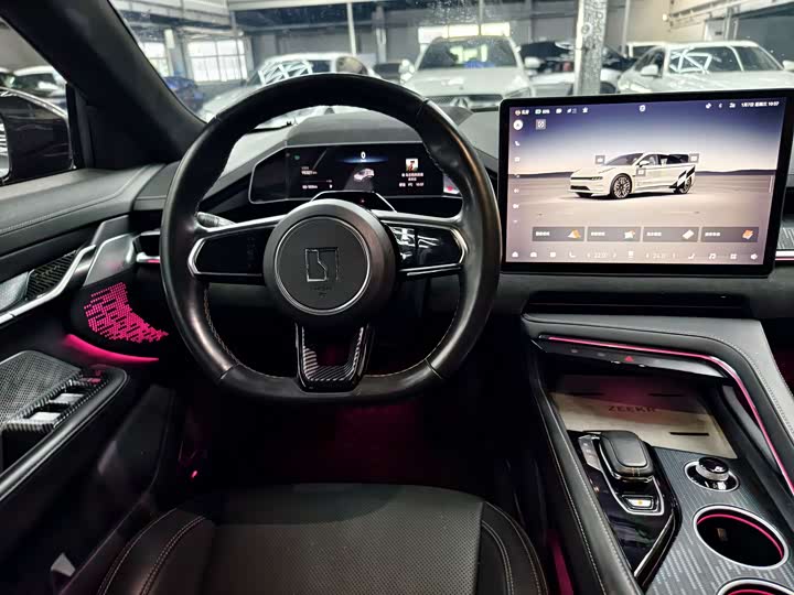 Фото 7 - Zeekr 001